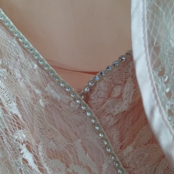 A symmetrical dress size 6 - Picture 2 of 6